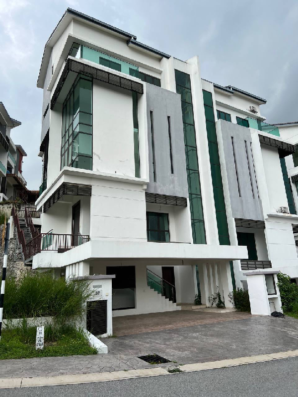 4 Storey Semi-D Luxury With Home Lift, Kingsley Hills Putra Heights - photo 2