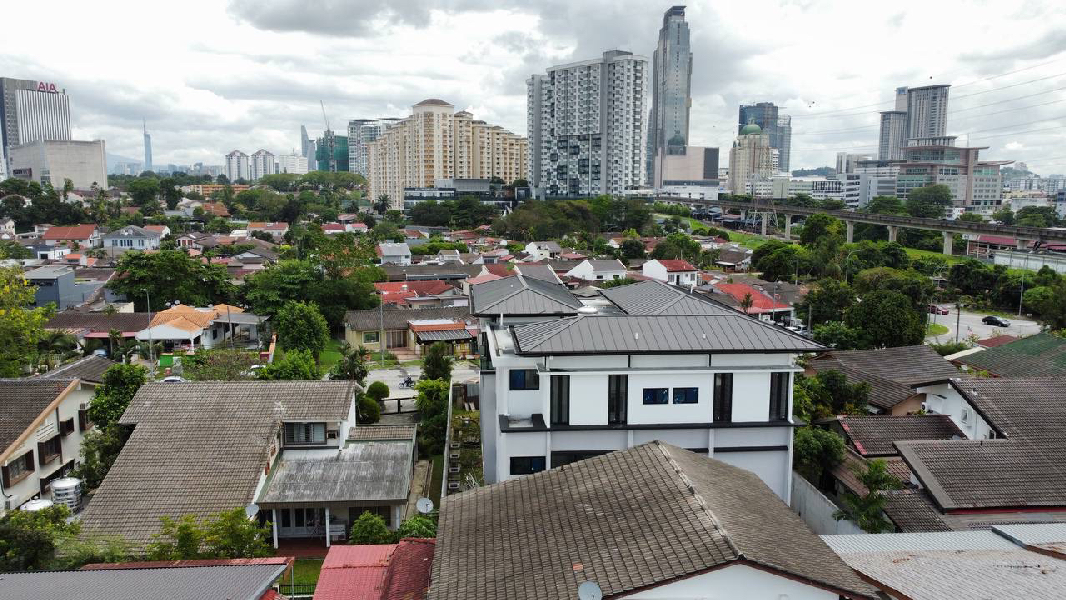 Bungalow 3 Storey Modern Design at Section 14, Petaling Jaya - photo 2