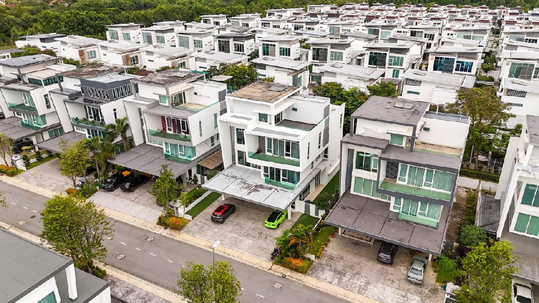 3STOREY BUNGALOW ASPEN GARDEN RESIDENCE, CYBERJAYA - photo 4