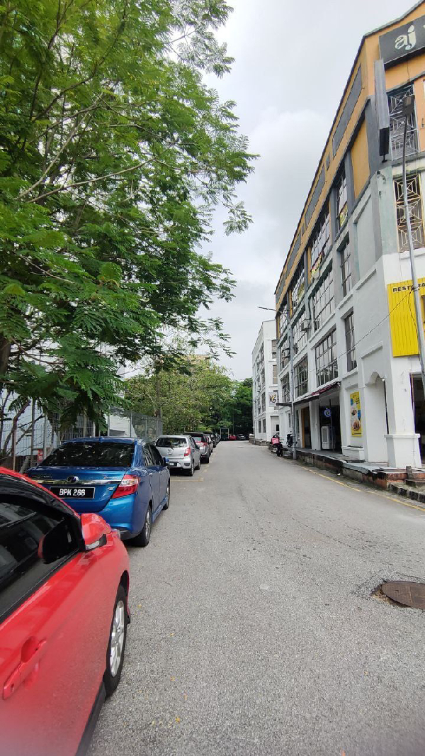 3 Storey END LOT Commercial Unit Seksyen 9 Shah Alam - photo 2