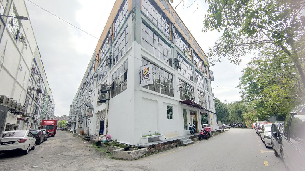 3 Storey END LOT Commercial Unit Seksyen 9 Shah Alam - photo 3