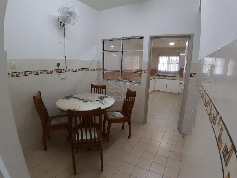 2 storey Terraced House PUTRA HEIGHTS Section 10 - photo 3