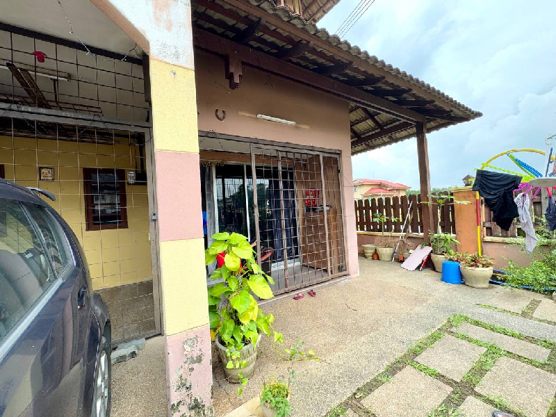 End Lot USJ 3 Double Storey Terrace Fully Extended - photo 3