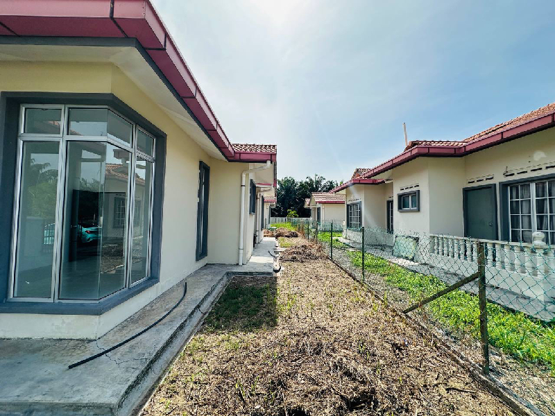 Corner Single-Storey Bungalow @ Taman Kenanga 2, Banting - photo 3