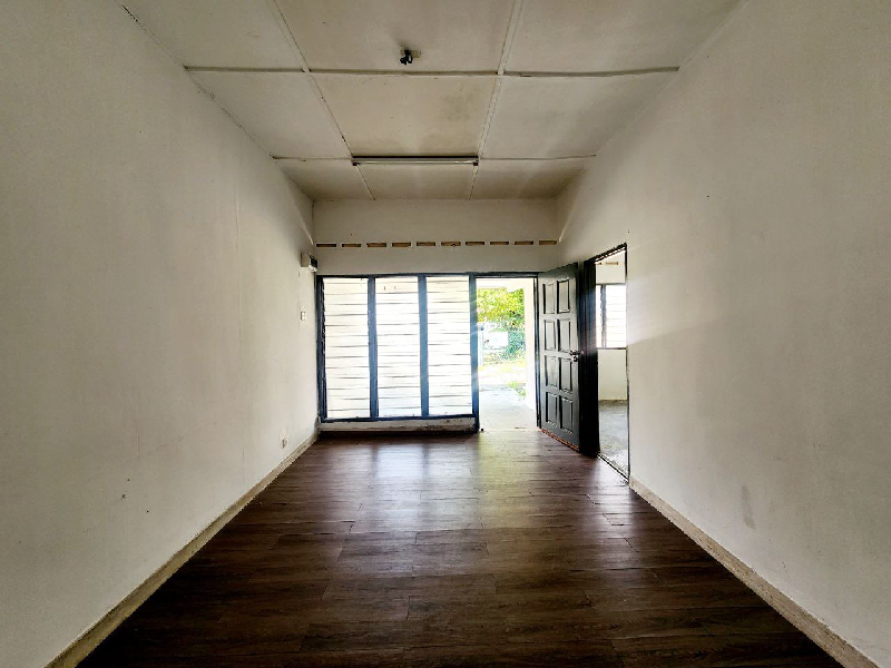 Single Storey Terrace at Seksyen 10, Shah Alam - photo 4