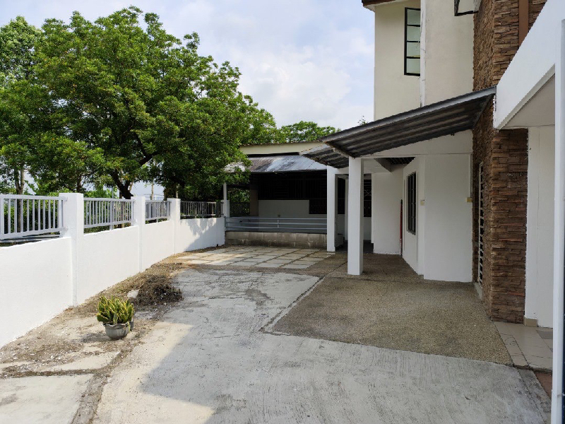 Corner Lot Double Storey Terrace Putra height, Sub - photo 4