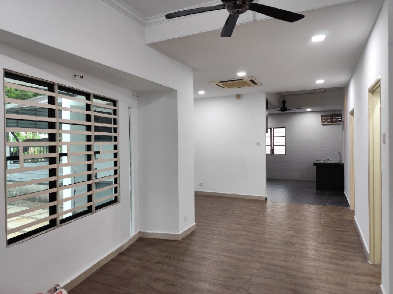 Corner Lot Double Storey Terrace Putra height, Sub - photo 6