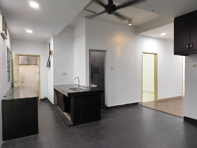 Corner Lot Double Storey Terrace Putra height, Sub - photo 9