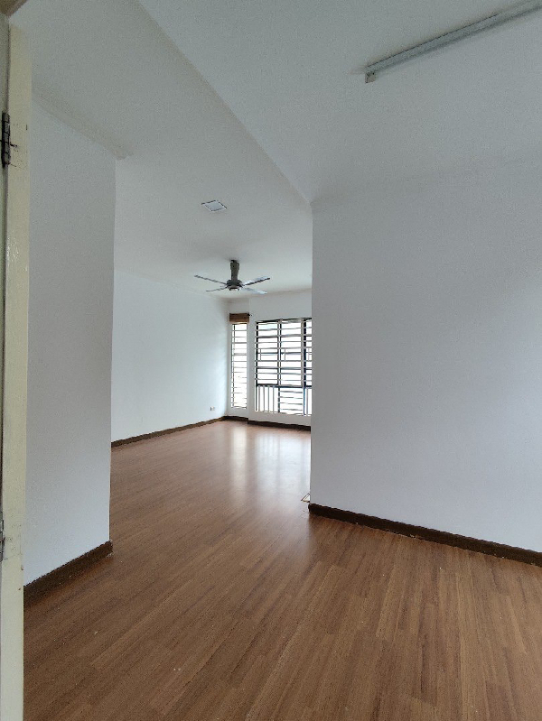 Corner Lot Double Storey Terrace Putra height, Sub - photo 10