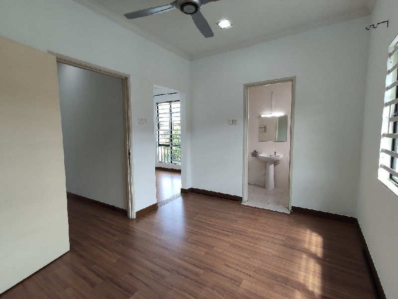 Corner Lot Double Storey Terrace Putra height, Sub - photo 13
