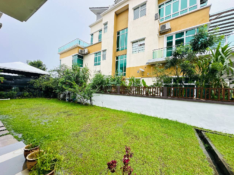 3-Storey Bungalow For Sale in Suadamai, Bandar Tun Hussein Onn, Cheras - photo 4