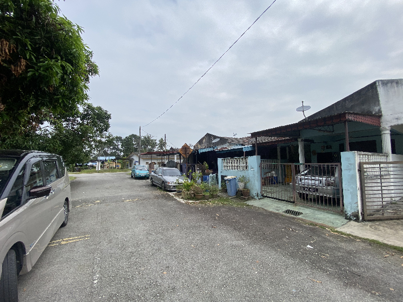 Freehold Corner Single storey Terrace Taman Medan Indah, Teluk Panglima Garang - photo 3