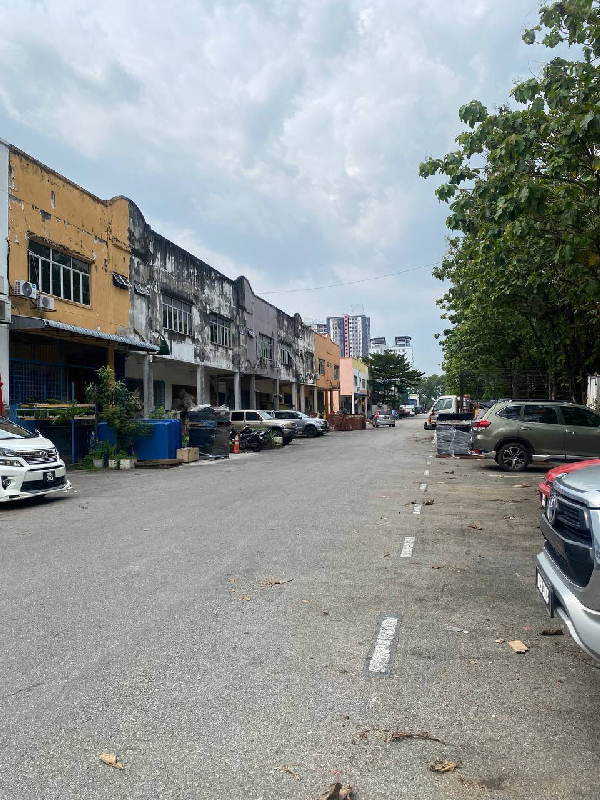 Puchong Taman Mas 1 half sty link factory 26x85ft - photo 2