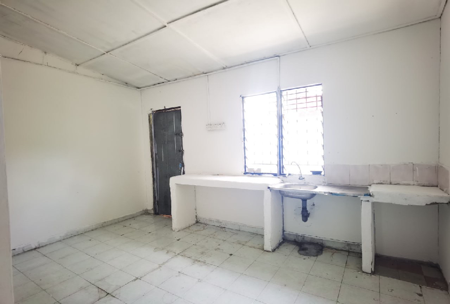 ENDLOT RENOVATED Double Storey Terrace Taman Rawang Perdana, Rawang - photo 9