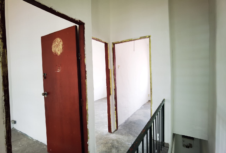 ENDLOT RENOVATED Double Storey Terrace Taman Rawang Perdana, Rawang - photo 11