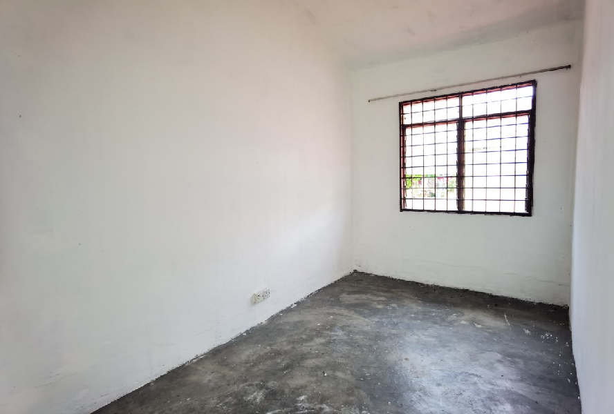 ENDLOT RENOVATED Double Storey Terrace Taman Rawang Perdana, Rawang - photo 13