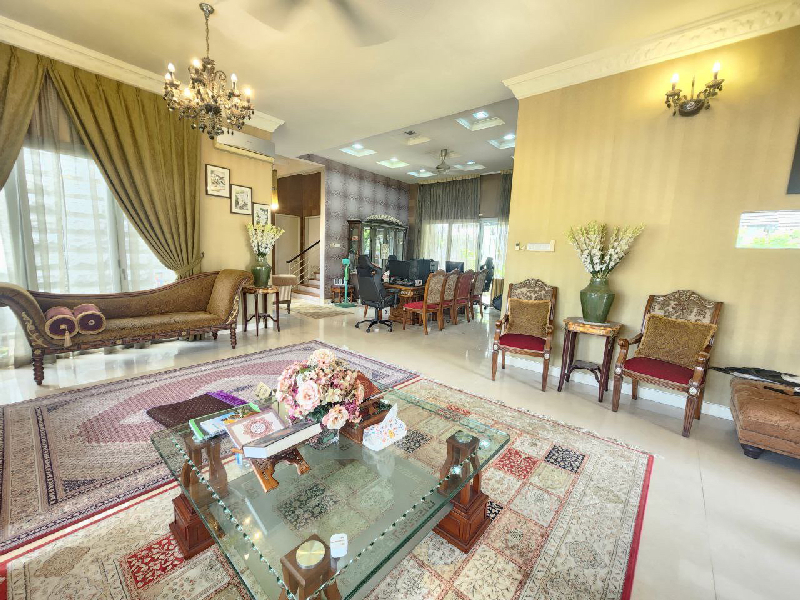 CORNER unit Double Storey Bungalow Laman Seri, Seksyen 13, Shah Alam - photo 2