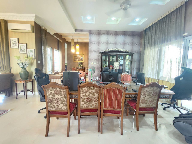 CORNER unit Double Storey Bungalow Laman Seri, Seksyen 13, Shah Alam - photo 4