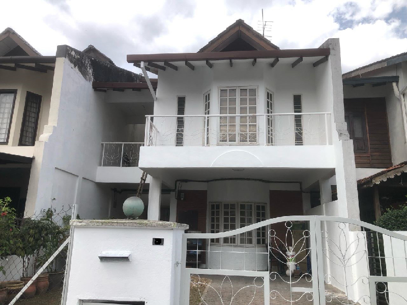Double Storey Terrace House USJ 3, Subang Jaya - Huge Extra Land - photo 3