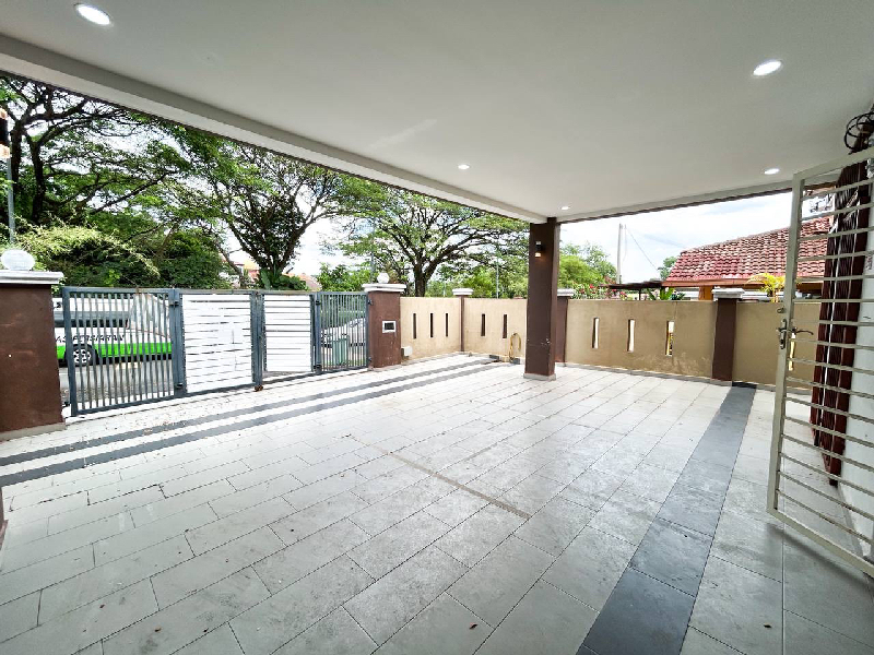 End Lot Suakasih Bandar Tun Hussein Onn2 Storey Terrace - photo 3