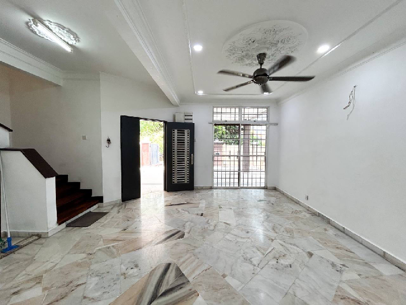 End Lot Suakasih Bandar Tun Hussein Onn2 Storey Terrace - photo 4