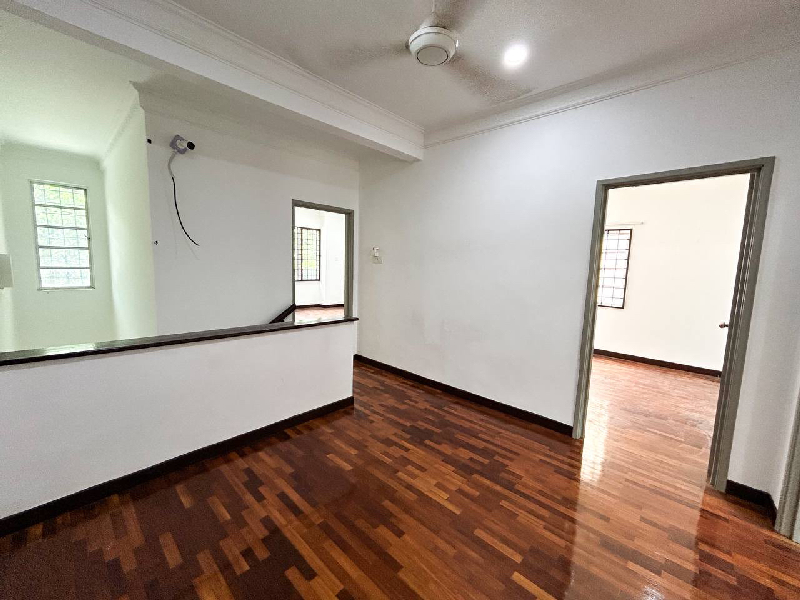 End Lot Suakasih Bandar Tun Hussein Onn2 Storey Terrace - photo 12