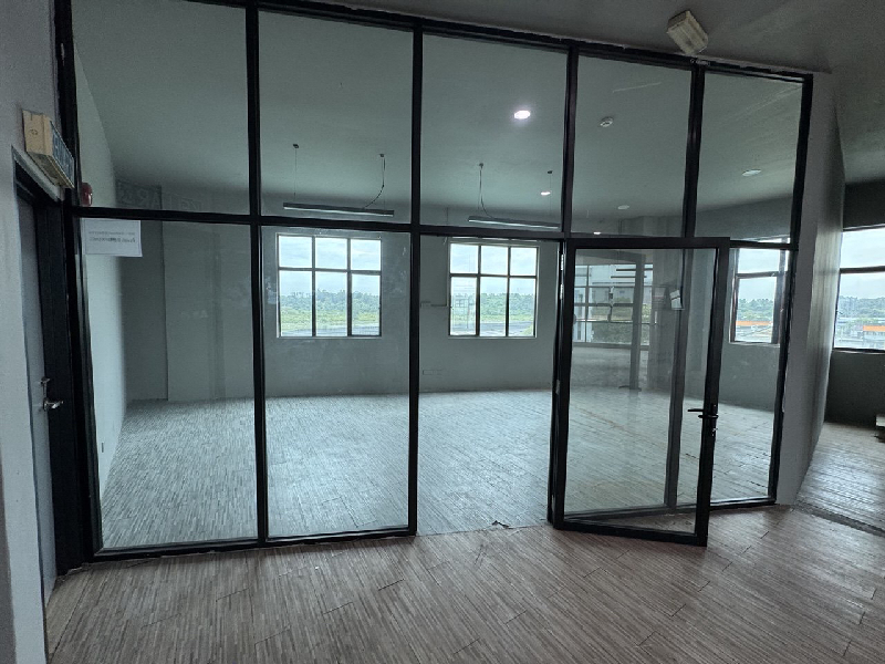 CORNER LOT 3 storey Semi D Factory with lift - photo 3