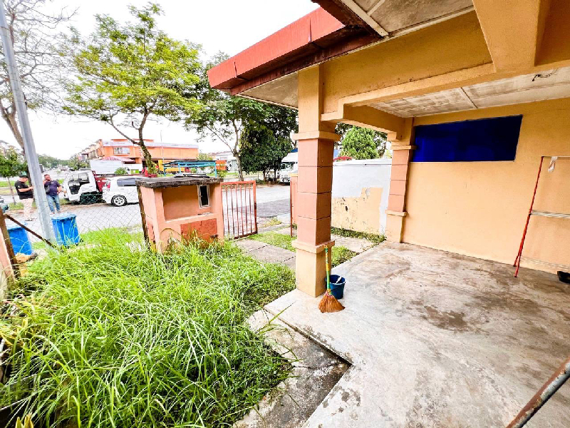 DOUBLE STOREY TERRACE SUBANG IMPIAN, SEKSYEN U5, SHAH ALAM - photo 3