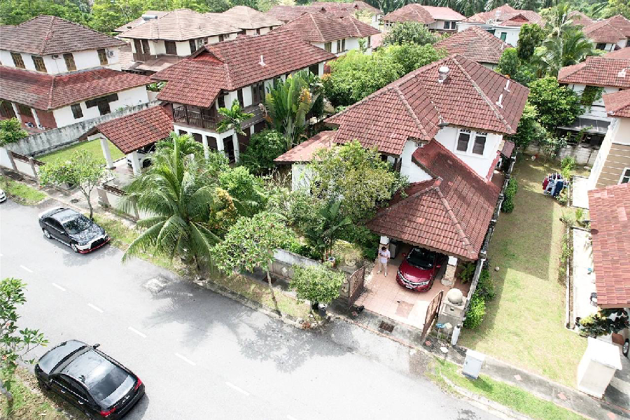 Bungalow Double Storey Laman Kemboja Kota serimas Nilai Negeri Sembilan - photo 3