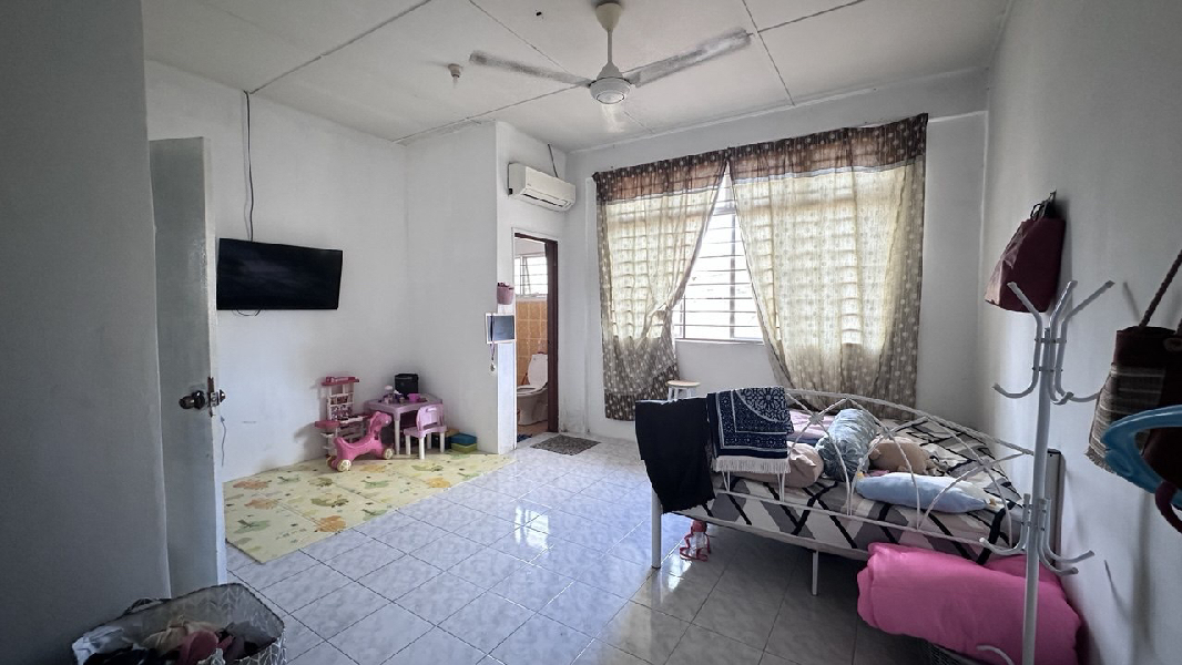 TERMURAHBASIC UNIT2-Storey Terrace House SP4, Bandar Saujana Putra - photo 4