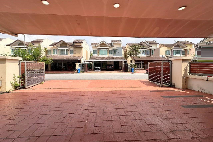 Semi Detached 3 Storey House Kemuning Residence Kota Kemuning Shah Alam - photo 2