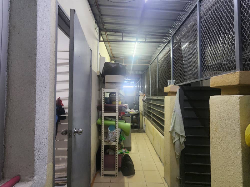 Renovated 20x70 Teres Setingkat Kg Lombong Seksyen 29, Shah Alam - photo 6