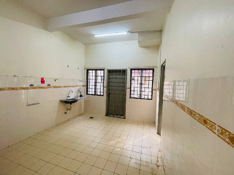 2 STOREY TERRACE HOUSE, JALAN KRISTAL, SEKSYEN 7, SHAH ALAM - photo 6