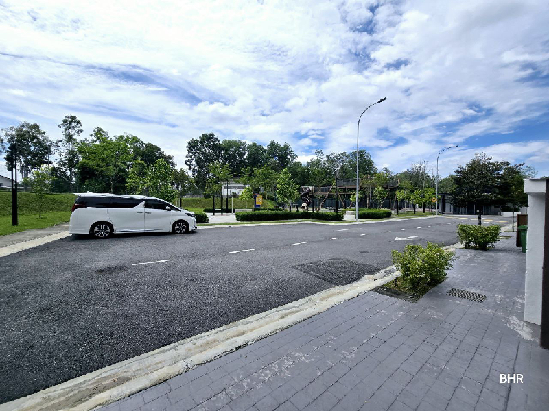 NEW CORNER LOT TERRACE HOUSE BANDAR BUKIT MAHKOTA BANGI - photo 3