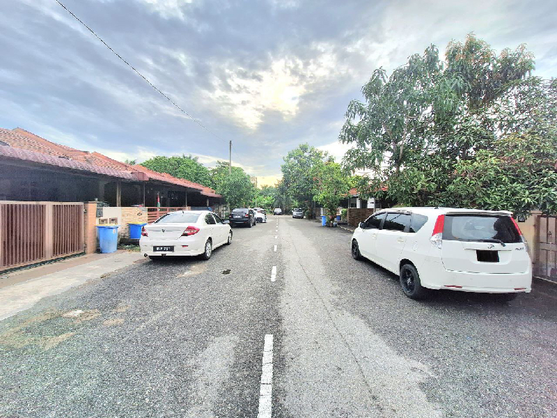 Single Storey Terrace,  Taman Pahlawan, Telok Panglima Garang - photo 4
