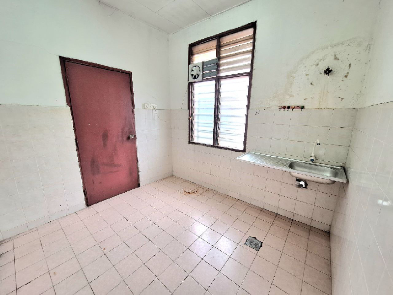 Single Storey Terrace,  Taman Pahlawan, Telok Panglima Garang - photo 12
