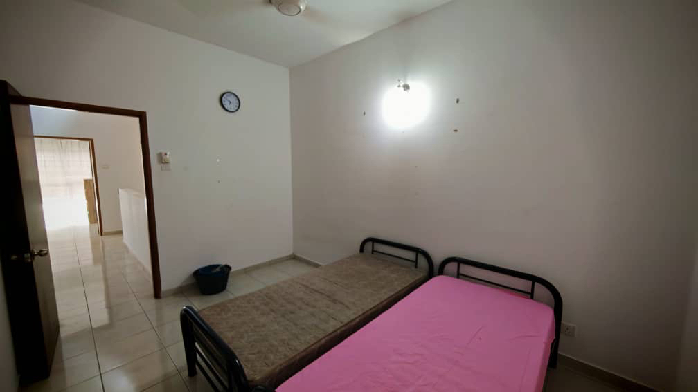 BELOW MARKET VALUE  Storey house Acasia Serene Height Bangi Semenyih - photo 7