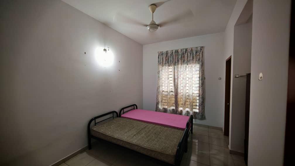 BELOW MARKET VALUE  Storey house Acasia Serene Height Bangi Semenyih - photo 12