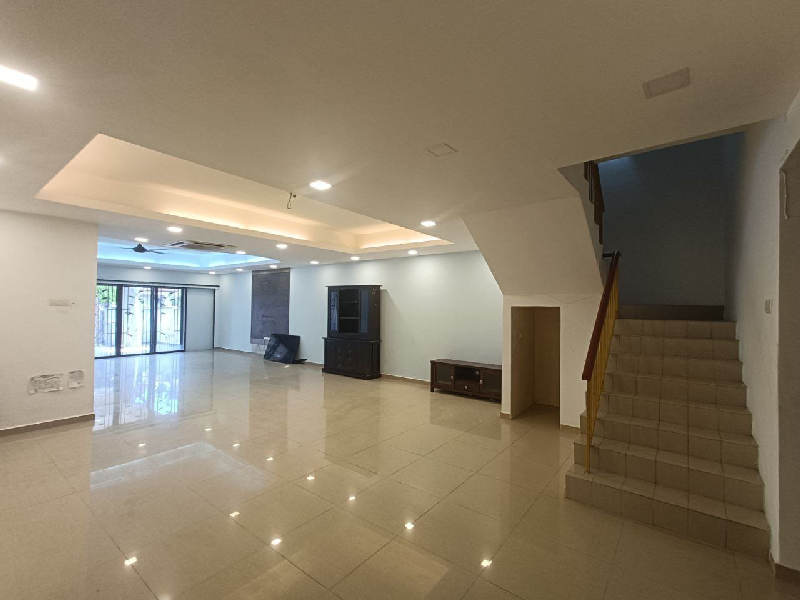 Double Storey Super link House Bandar Nusaputra, Presint 2, Puchong - photo 3