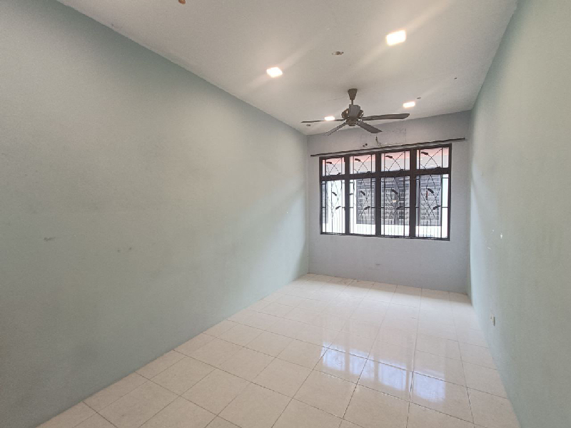 Double Storey Super link House Bandar Nusaputra, Presint 2, Puchong - photo 11