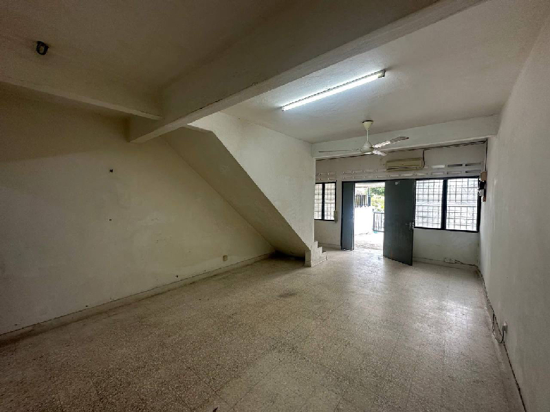 MURAH & BELOW MARKET VALUEFOR SALE Double Storey TAMAN PERMATA Kuala Lumpu - photo 3