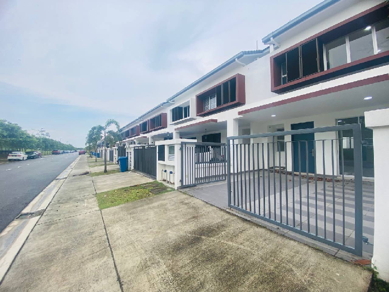 Double Storey Terrace Rimbayu Starling, Bandar Rimbayu Teluk Panglima Garang - photo 2