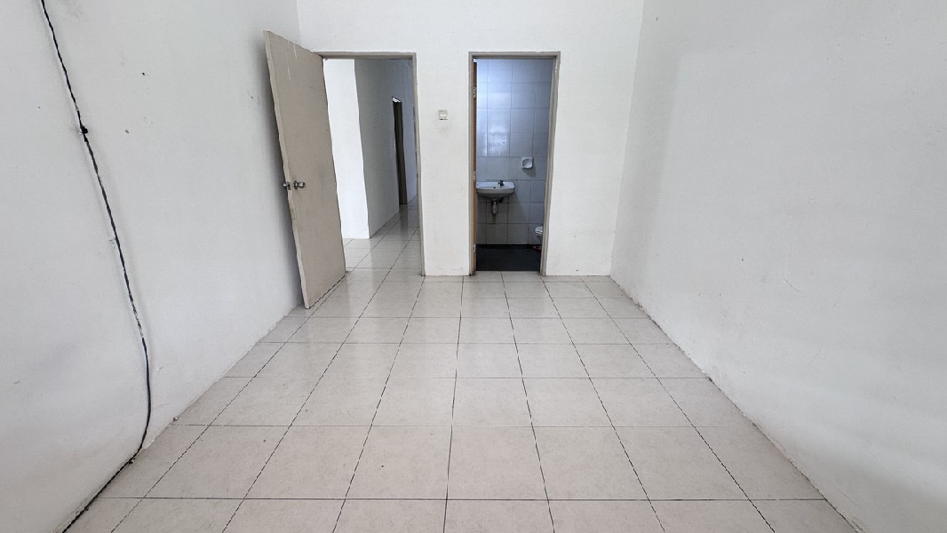 1storey terrace house intermediate SP9 Bandar Saujana Putra - photo 3