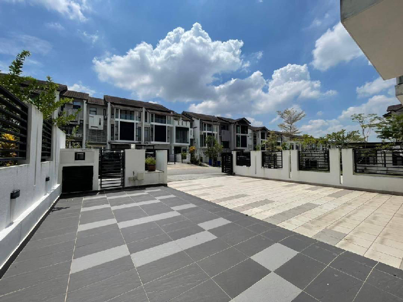 3 Storey Terrace Maple Denai Alam, Shah Alam - photo 3