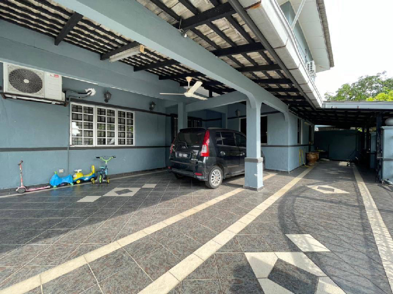 FACING OPEN SEBELAH PADANG Double Storey CORNER LOT Lorong Naluri Sukma Puncak Alam - photo 3