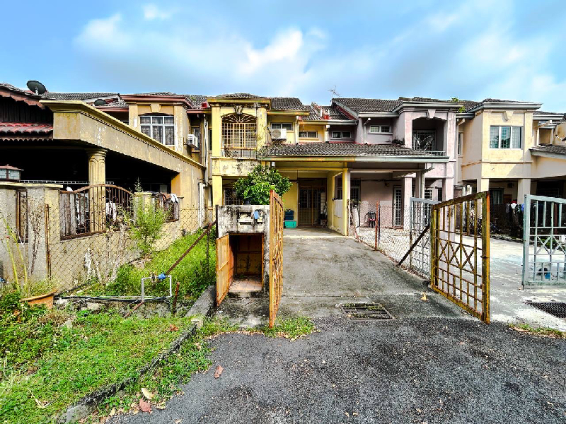 2 Storey Terrace Bandar Tun Hussein Onn - photo 2