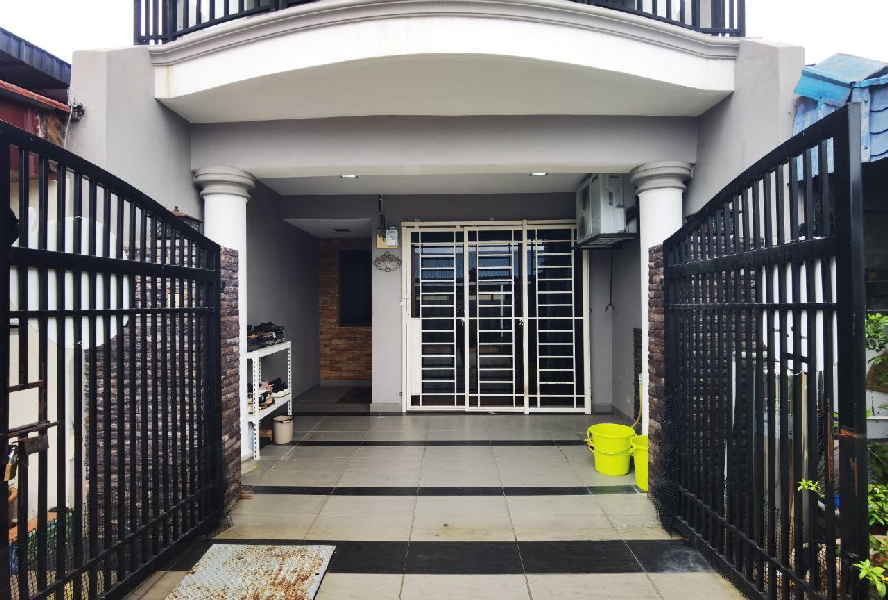 Fully Reno Facing Open 2 Storey Terrace Serdang Jaya Seri Kembangan - photo 2