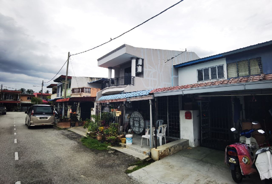 Fully Reno Facing Open 2 Storey Terrace Serdang Jaya Seri Kembangan - photo 3