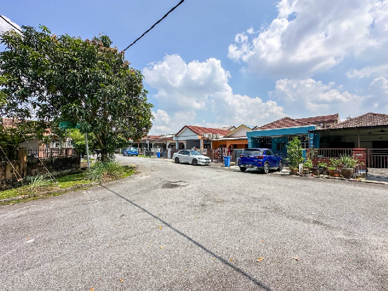 1STOREY TERRACE INTERMEDIATE  SEKSYEN 17 SHAH ALAM - photo 2