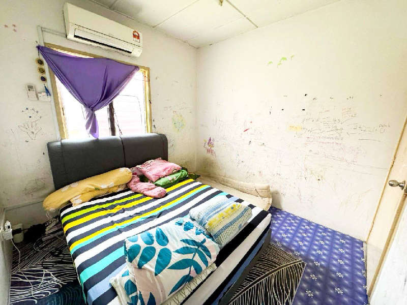 Double Storey Terrace Taman Puchong Utama, Puchong - photo 6